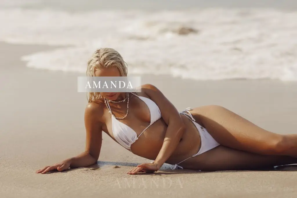 Modernes Highclass Escort Model Kira – elegante Abendpräsenz luxuriös lebendig stilvoll